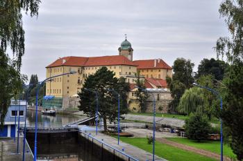 Zámek od Labe (© Radovan Smokoň 9/2014)