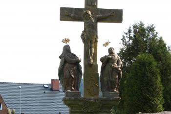 kamenný krucifix z r. 1829 (© Rodochrozit, 06/2011)