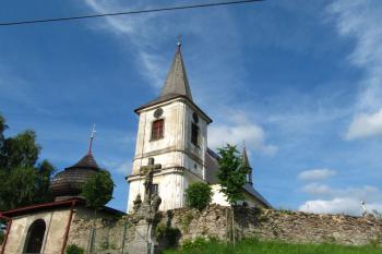 kostel od JZ (© Rodochrozit, 06/2011)