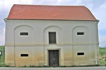 Špýchar v Těchobuzi ( © Pavel Vítek 06/2011)