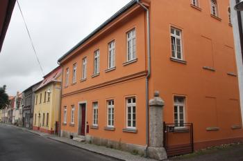 Střední část východní fronty Zámecké ulice ( © Ivan Grisa 07/2011)