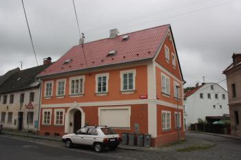 Dům č. p. 447 v Zámecké ulici ( © Ivan Grisa 07/2011)