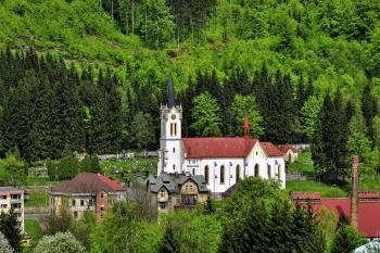 kostel od jihozápadu ( © Radovan Smokoň 05/2013)