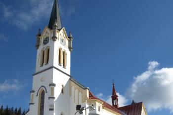 kostel od jihozápadu ( © Milan Caha 03/2010)