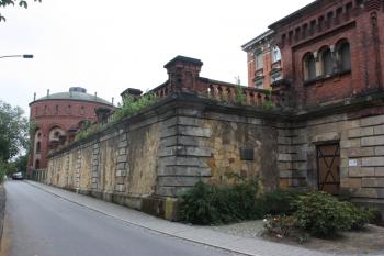 Zemní a věžový vodojem od severozápadu ( © Ivan Grisa 07/2011)