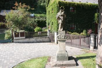Socha sv. Jana Nepomuckého na pravém předmostí ( © Ivan Grisa 09/2011)