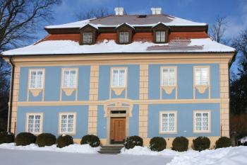 Čelo zámku (© Martin  Kabeláč 01/2010)