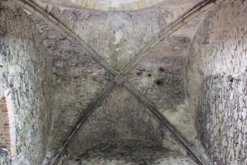 Královský palác: klenba nad pozdější hrobkou mnichů ( © Ivan Grisa 09/2011)