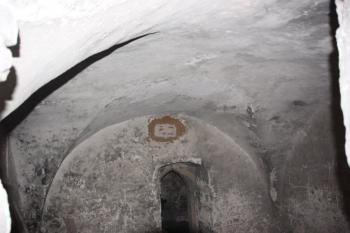 Královský palác: místnost v přízemí vedle velké věže ( © Ivan Grisa 09/2011)