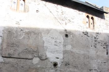 Purkrabství: vstupní portál ( © Ivan Grisa 09/2011)