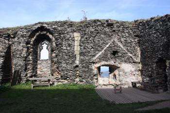 Severní manský palác: okna střední místnosti ( © Ivan Grisa 09/2011)