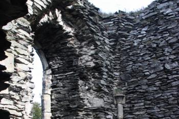 Severní manský palác: severní okno střední místnosti ( © Ivan Grisa 09/2011)