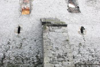 Severní manský palác: střední opěrný pilíř severního průčelí ( © Ivan Grisa 09/2011)