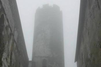 Nádvoří v mlze (© Luděk Vláčil, 07/2013)