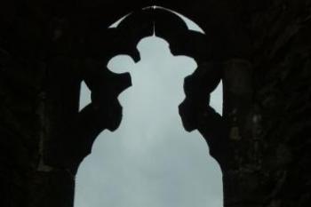 okno v severním manském paláci (© Milan Caha, 09/2006)