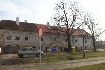zámek v Okříškách (© Bohuslav Buďa, 08/2008)