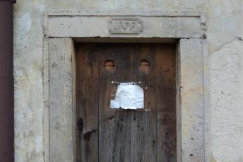 portál s letopočtem 1737 (© Martin Mecerod, 04/2011)