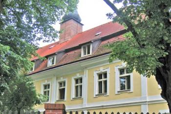 Zámek v Těchobuzi ( © Pavel Vítek 06/2011)