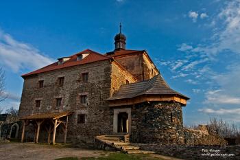 Tvrz Malešov (© Petr Hingar, 06/2010)