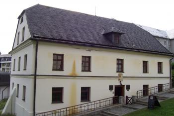 Lázně Jeseník - rodný dům V. Priessnitze a první vodoléčebný ústav na světě (© Ivo Rozehnal, 07/2011)