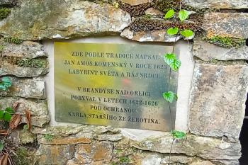 Pomník J. A. Komenského (Brandýs nad Orlicí) (© Boris Jelínek 10/2023)