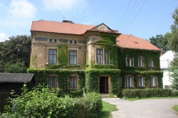 Ředitelská vila od západu ( © Ivan Grisa 08/2011)