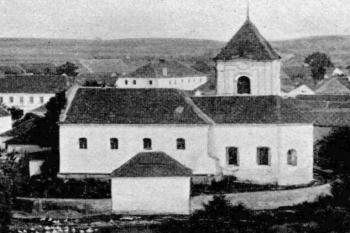 kostel od jihu před sto lety ( © Antonín Podlaha: Soupis památek historických a uměleckých v Království Českém, sv. 35 Politický okres benešovský, Archaelogická komise při České akademii císaře Františka Josefa pro vědy, slovesnost a umění, Praha 1911)