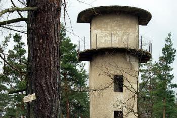 Rozhledna na Neštětické hoře. ( © Radovan Smokoň 01/2007)