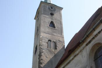 Věž od západu ( © Ivan Grisa 08/2011)