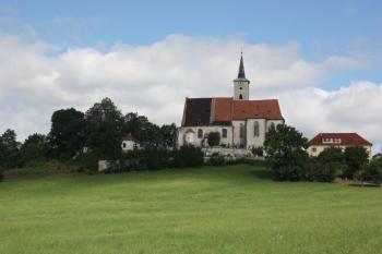 Kostel od jihu ( © Ivan Grisa 08/2011)