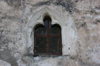 Okénko v západním průčelí ( © Ivan Grisa 08/2011)