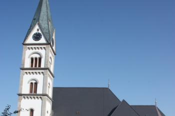 Kostel od jihu ( © Ivan Grisa 08/2011)