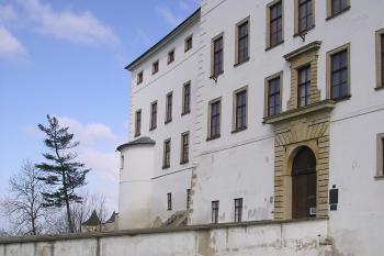 hrad a zámek Úsov (© Vlastislav Mareček, 04/2011)