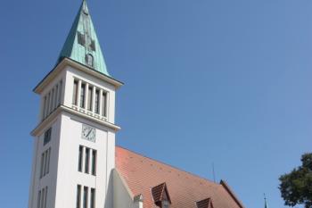 Klášterní kostel od jihozápadu ( © Ivan Grisa 08/2011)