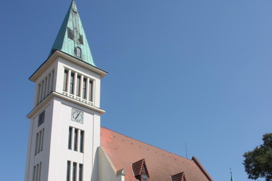 klášter františkánů/minoritů/školských sester s kostelem Archanděla Michaela/Panny Marie