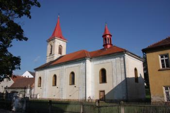 Kostel od jihovýchodu ( © Ivan Grisa 08/2011)