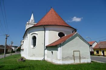 závěr kostela se sakristií ( © Jan P. Štěpánek 09/2011)