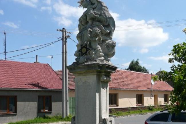 sousoší Panny Marie Pomocné