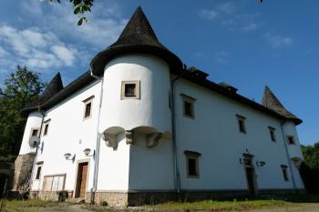zandí průčelí zámku ( © Jan P. Štěpánek 09/2011)
