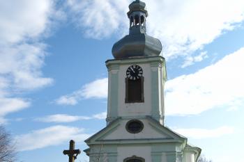 kostel od SZ (© Rodochrozit, 11/2011)