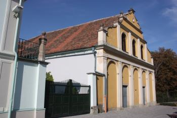Někdejší míčovna od jihovýchodu ( © Ivan Grisa 09/2011)
