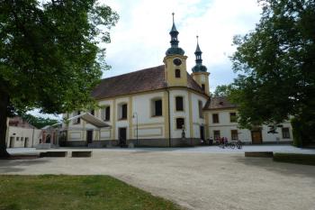 Děkanský kostel Nejsvětější Trojice (© František Kinař, 08/2014)