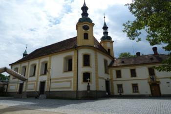 Děkanský kostel Nejsvětější Trojice (© František Kinař, 08/2014)