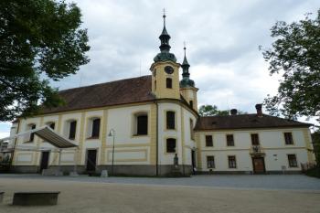 kostel Nejsvětější Trojice (© František Kinař, 08/2014)