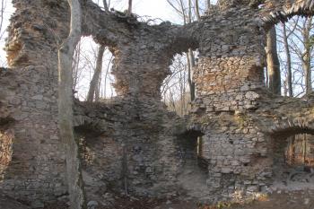 Interiér hlavního paláce zadního hradu ( © Dušan Dohňanský 12/2019)
