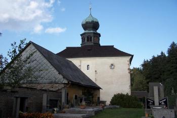 budova bývalého probošství a kostel (© Stanislav Drda, 09/2006)