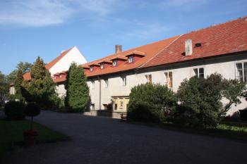 Jižní křídlo pivovaru z I. nádvoří zámku ( © Ivan Grisa 09/2011)