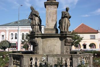Svatí Karel Boromejský (vlevo) a František Xaverský ( © Ivan Grisa 09/2011)