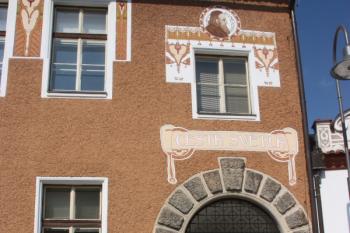 Portál průchodu do Hradební ulice z Trčkova náměstí ( © Ivan Grisa 09/2011)