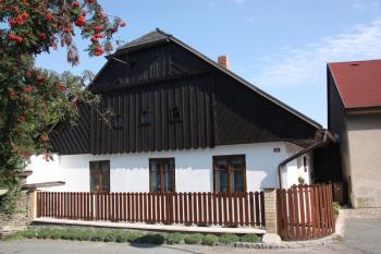 Dům čp. 24 v Kodymově ulici (© Ivan Grisa 09/2011)